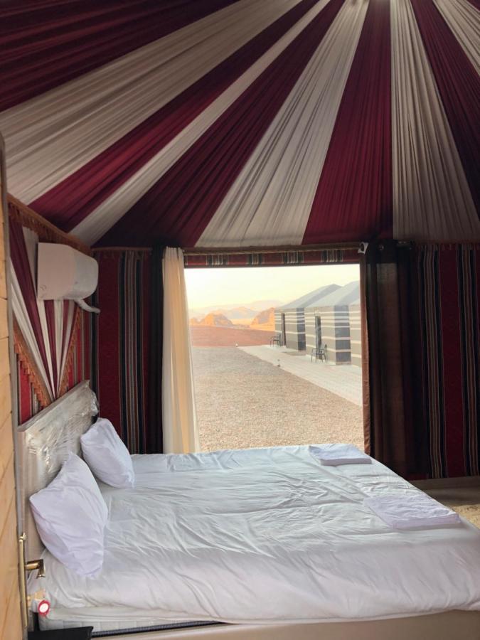 Flowers Rum Camp Wadi Rum Exterior foto